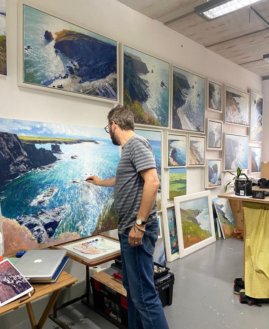 In the Studio with Mike Hindle - Beside The Wave