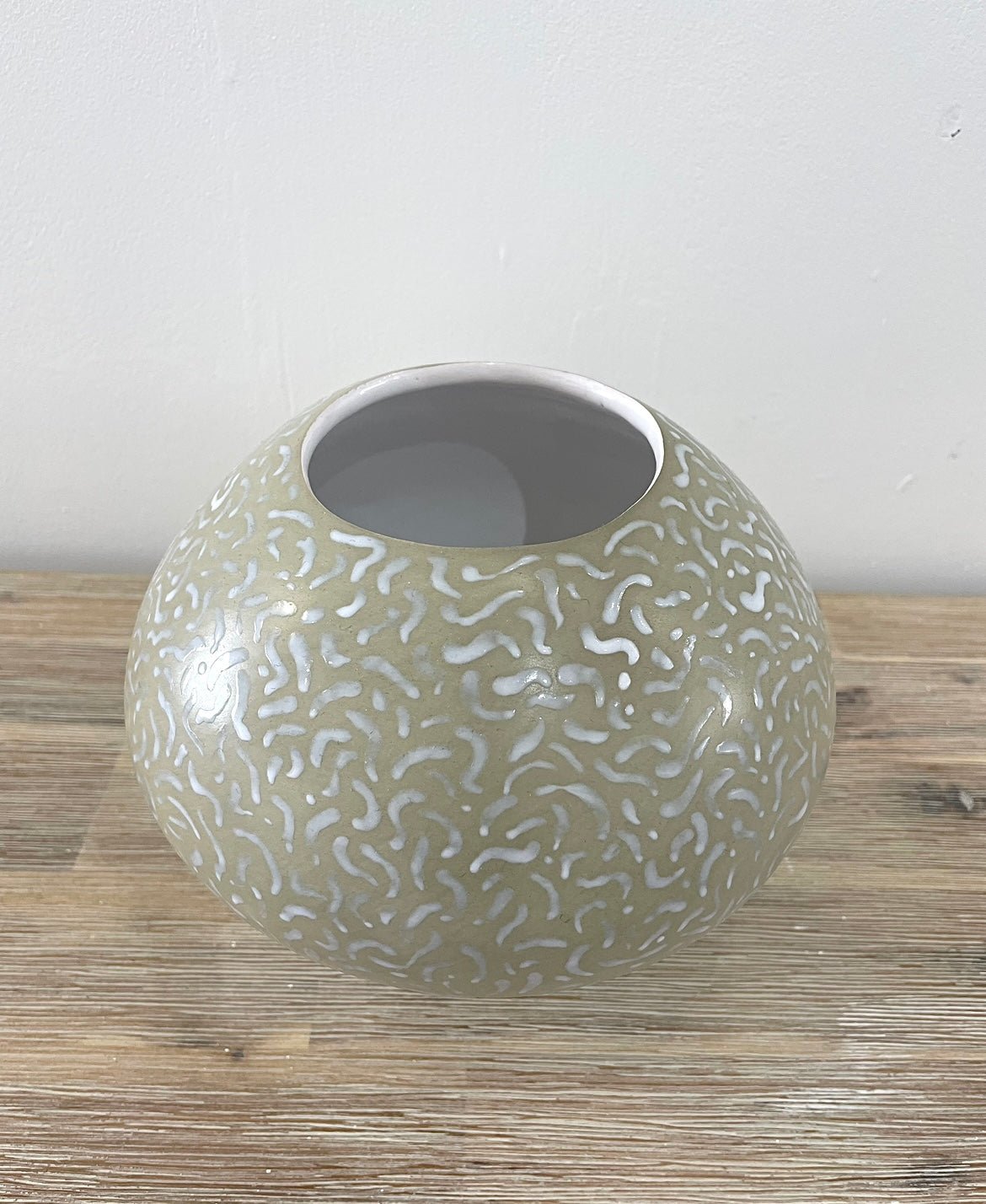 Medium Green Painted Glaze Wide Pot - Annie Hellyer - Beside The Wave