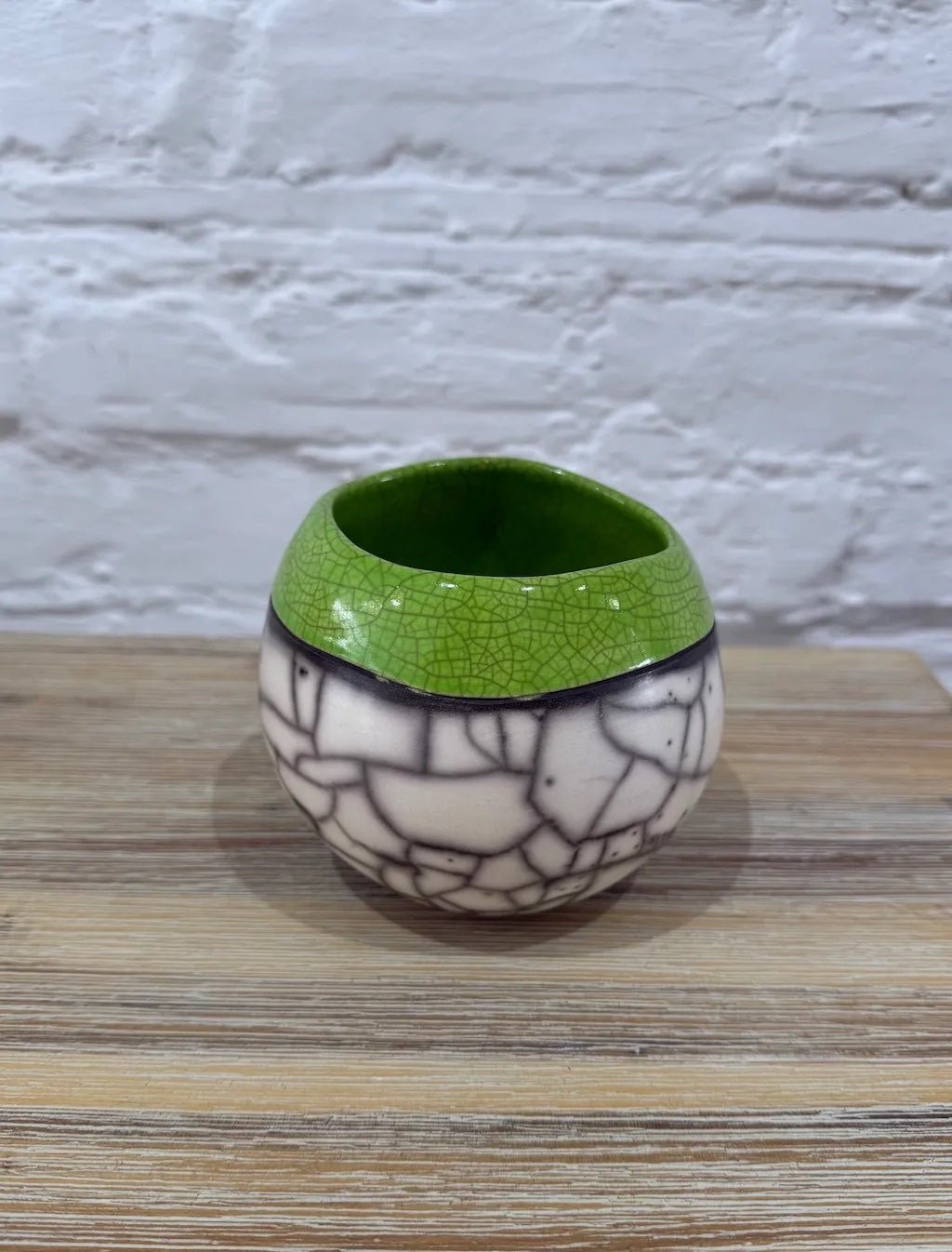 Small Round Sea and Cliffs Pot (Green) - Catherine Lucktaylor - Beside The Wave