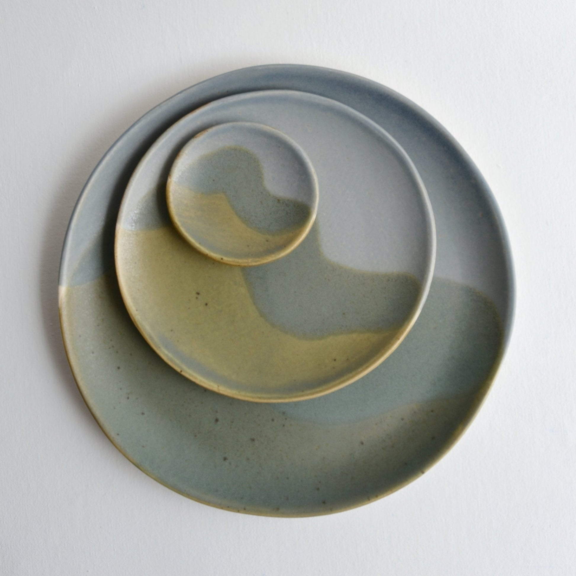 Glacier Plates Set, Yellow Green - Lucia Fraser - Beside The Wave