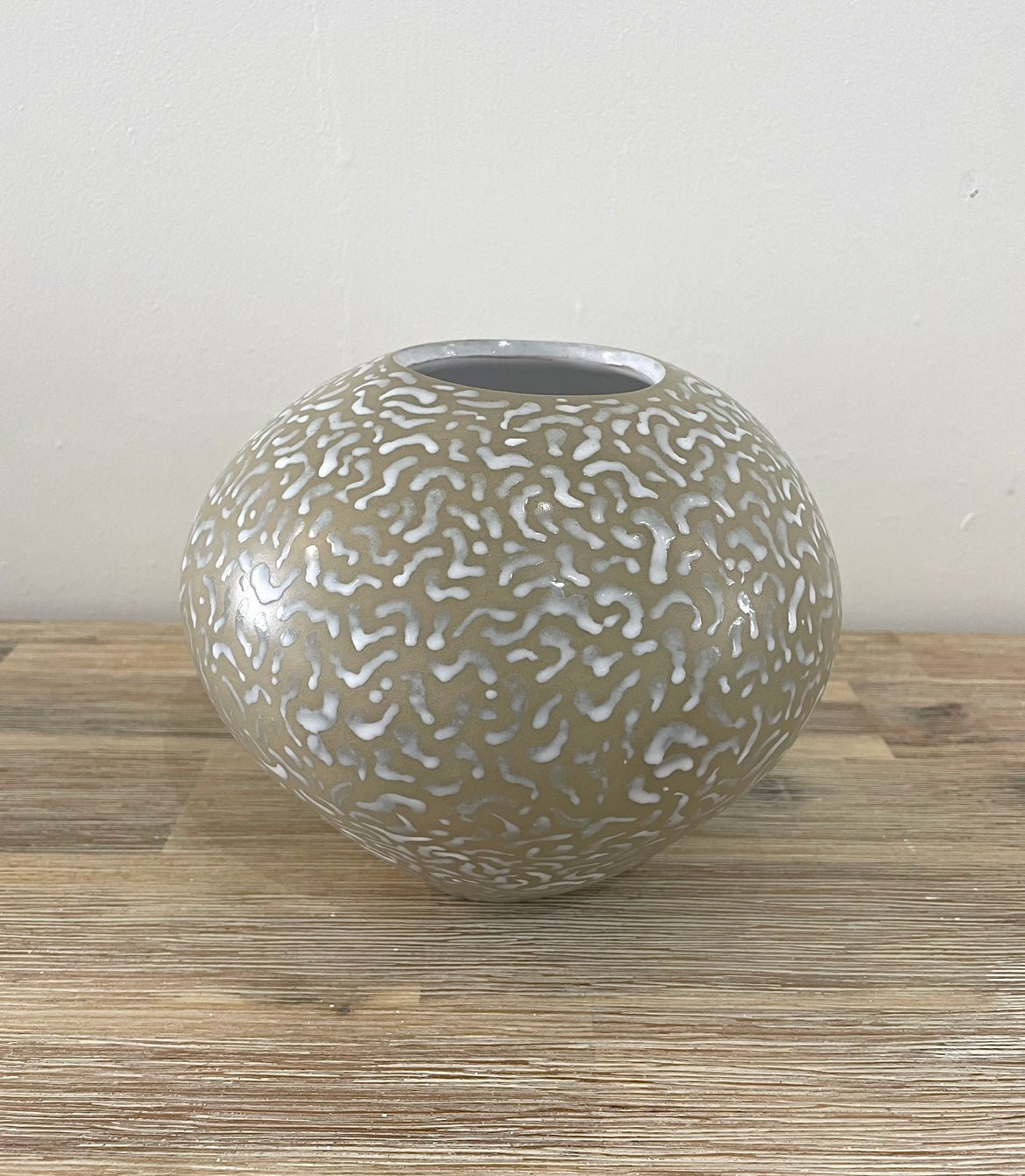 Medium Green Painted Glaze Pot - Annie Hellyer - Beside The Wave