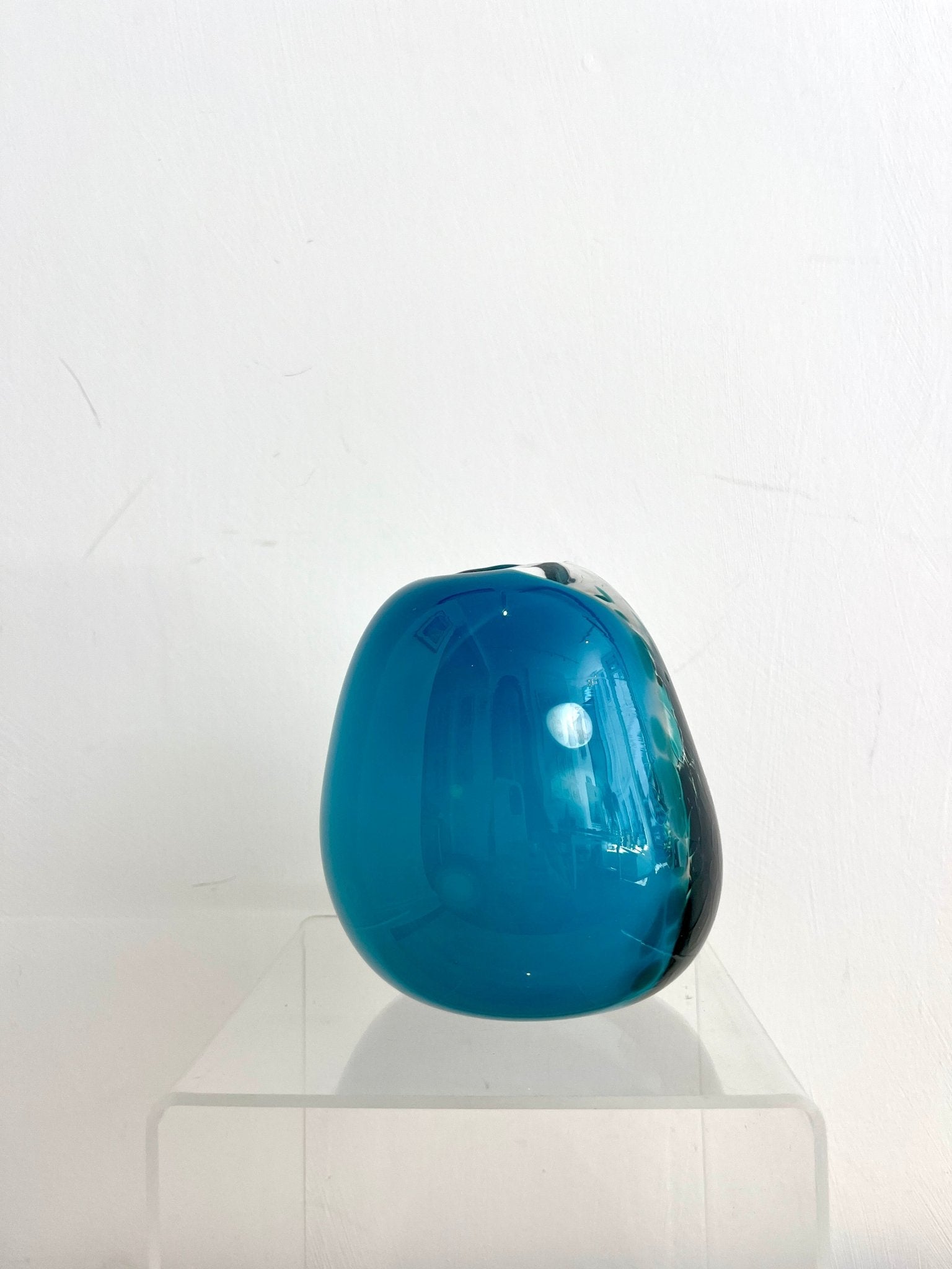 Sphere Vase (9)-Louisa Raven-Beside The Wave